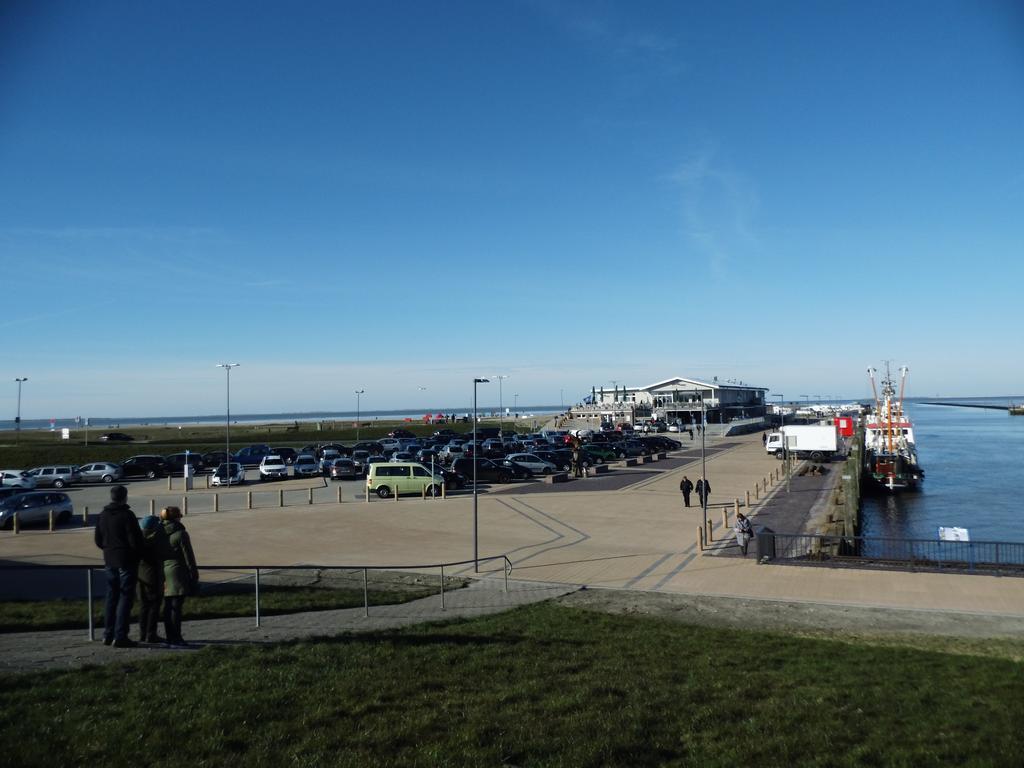 Yachthus - Direkt Am Meer Carolinensiel Exterior foto